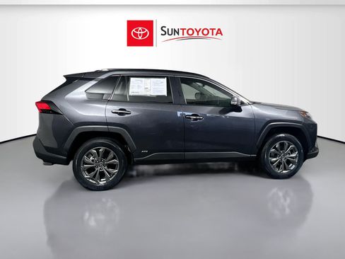 Used 2022 Toyota RAV4 Limited AWD/4WD image 2