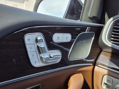 Used 2025 Mercedes-Benz GLE 450e 4MATIC image 30