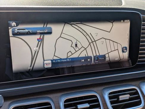 Used 2025 Mercedes-Benz GLS 450 4MATIC image 11