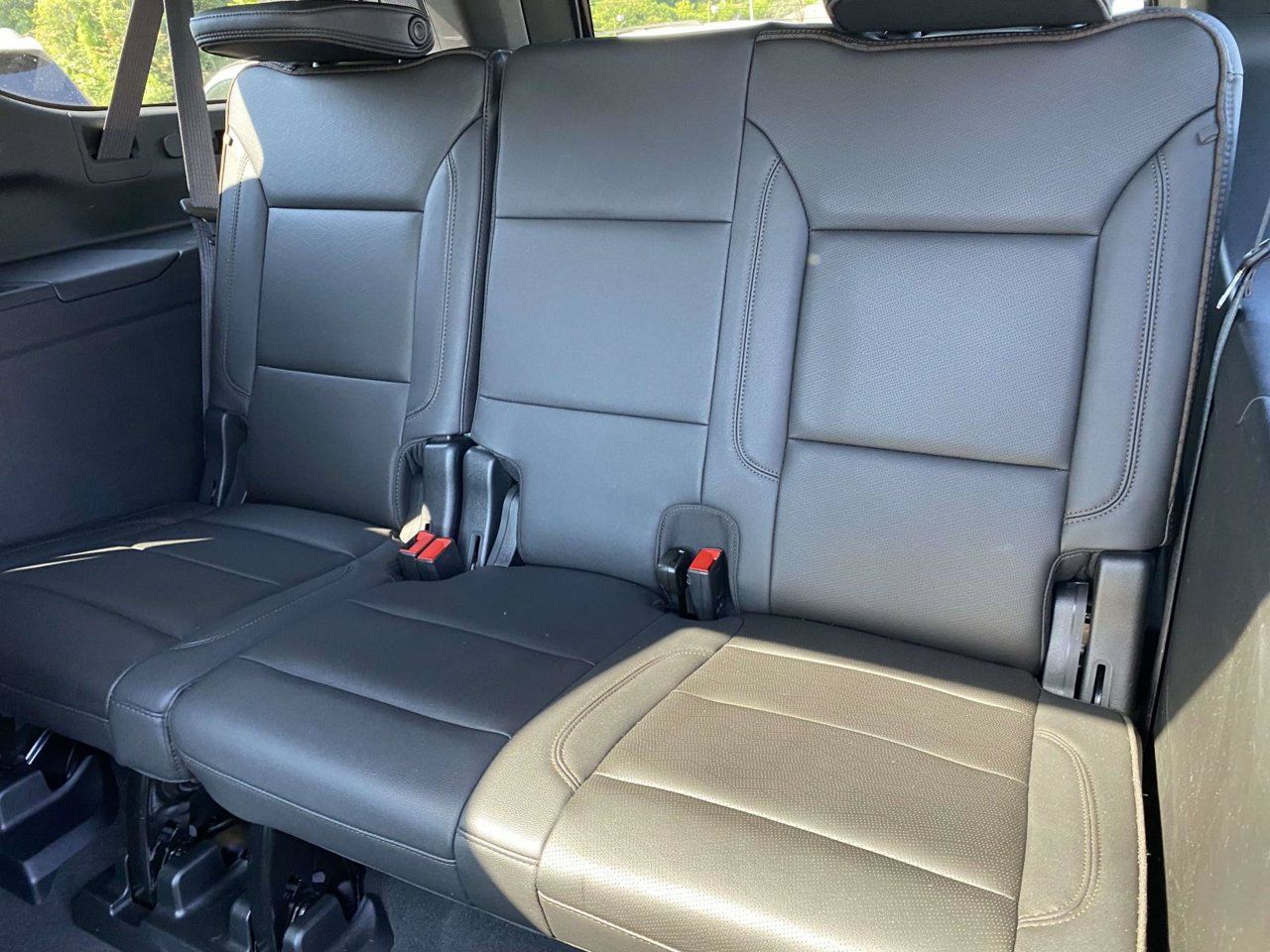 Used 2024 Chevrolet Suburban High Country w/ Premium Package 2 AWD/4WD image 26