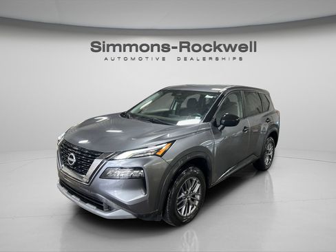 Used 2023 Nissan Rogue S image 1