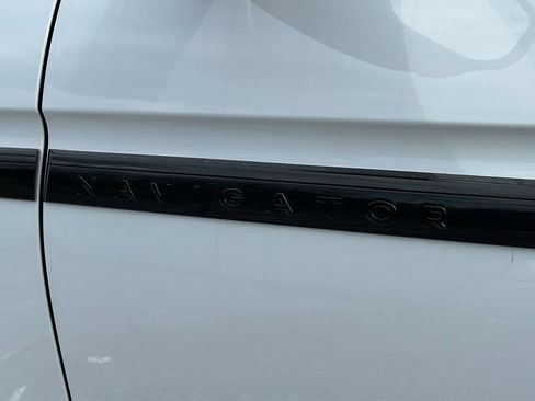 New 2026 Lincoln Navigator Reserve w/ Jet Appearance Package AWD/4WD image 27