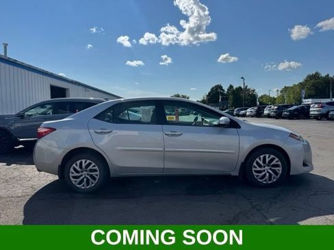 Used 2018 Toyota Corolla LE FWD image 1