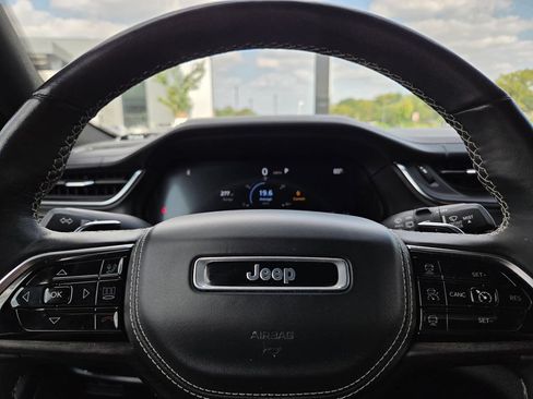 Used 2022 Jeep Grand Cherokee L Overland w/ Luxury Tech Group IV AWD/4WD image 43