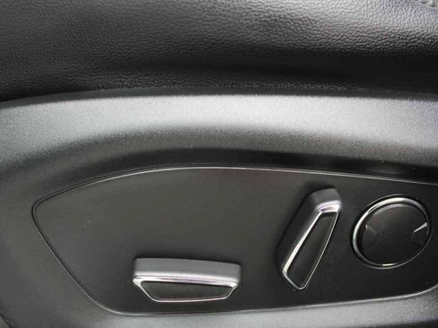 Used 2020 Ford Explorer Limited w/ Hybrid Equipment Group 310A AWD/4WD image 25