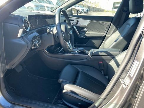 Used 2023 Mercedes-Benz CLA 250 image 4