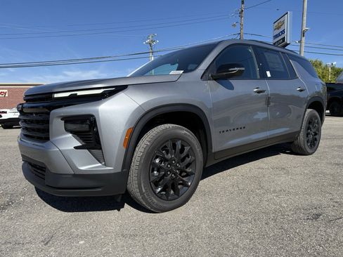 New 2026 Chevrolet Traverse LT w/ Midnight/Sport Edition image 2