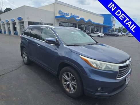 Used 2015 Toyota Highlander XLE AWD/4WD image 1