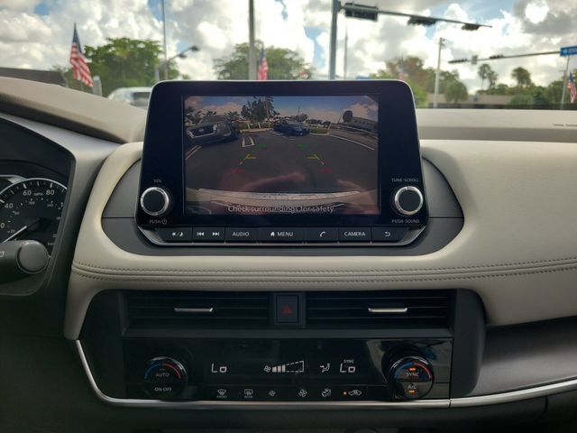 Used 2023 Nissan Rogue SV FWD image 25