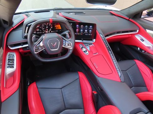 Used 2023 Chevrolet Corvette Stingray Premium Conv w/ Z51 Performance Package RWD image 31