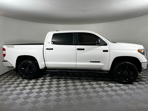 Used 2021 Toyota Tundra SR5 w/ SR5 Upgrade Package AWD/4WD image 4