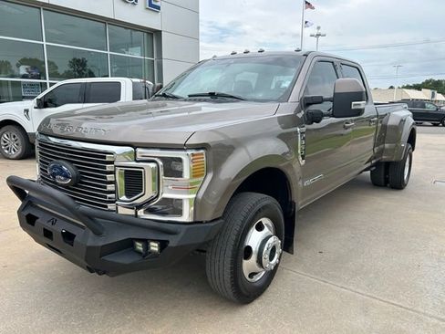 Used 2022 Ford F350 Lariat w/ Lariat Ultimate Package AWD/4WD image 2