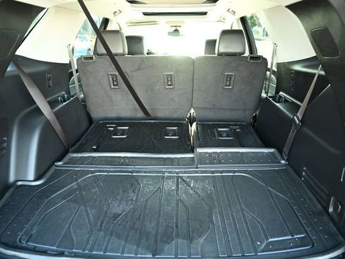 Used 2020 Chevrolet Traverse LT w/ LT Premium Package image 58