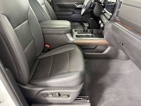 Used 2023 GMC Sierra 1500 SLT w/ SLT Premium Package image 11