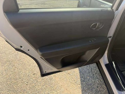 Certified 2025 Hyundai Ioniq 5 SE RWD image 18