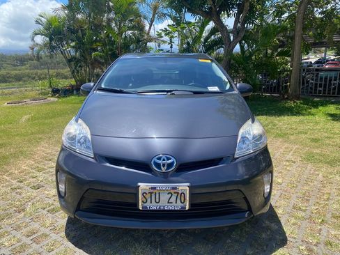 Used 2015 Toyota Prius Four FWD image 2