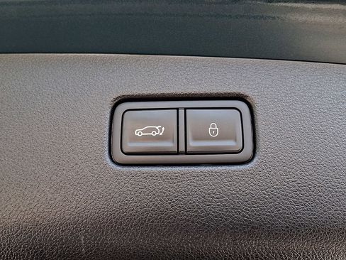 Used 2024 Genesis GV70 2.5T w/ Select Package AWD/4WD image 32
