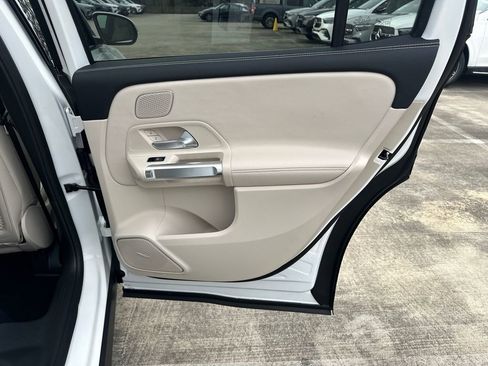 New 2026 Mercedes-Benz GLB 250 image 18