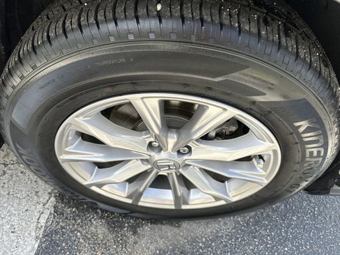 Used 2024 Honda CR-V EX-L image 6