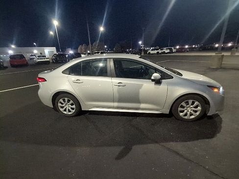 Certified 2025 Toyota Corolla LE image 2