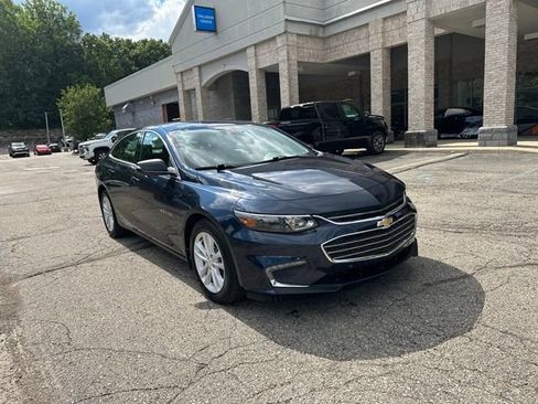 Used 2018 Chevrolet Malibu LT w/ Driver Confidence Package FWD image 7