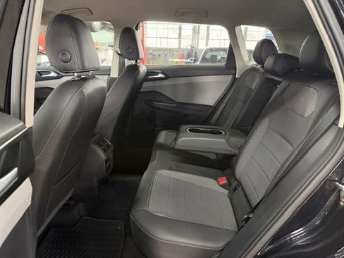 Used 2022 Volkswagen Taos SE image 8