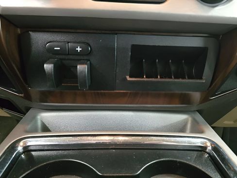 Used 2016 Ford F350 Lariat w/ Lariat Interior Package AWD/4WD image 17