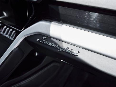 Used 2022 Lamborghini Urus AWD/4WD image 41