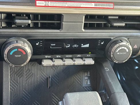 Used 2025 Toyota Tacoma SR5 AWD/4WD image 19