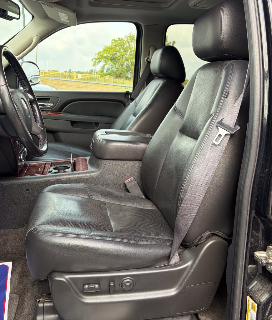 Used 2011 Chevrolet Suburban LTZ AWD/4WD image 21