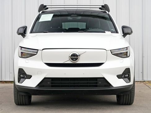 Used 2023 Volvo C40 P8 Recharge Ultimate w/ Protection Package Premier image 6