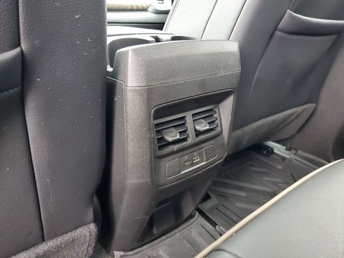 Used 2024 GMC Canyon Denali image 30