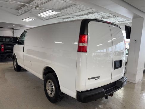 Used 2016 Chevrolet Express 2500 image 10