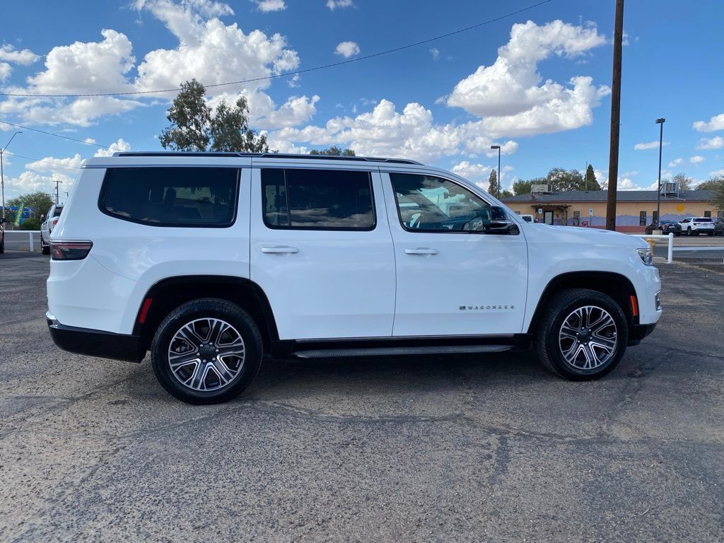 Used 2024 Jeep Wagoneer Series II w/ Flexible Seating Group RWD image 5