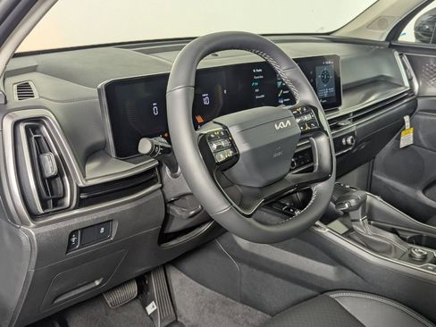 New 2026 Kia Sorento S FWD image 11