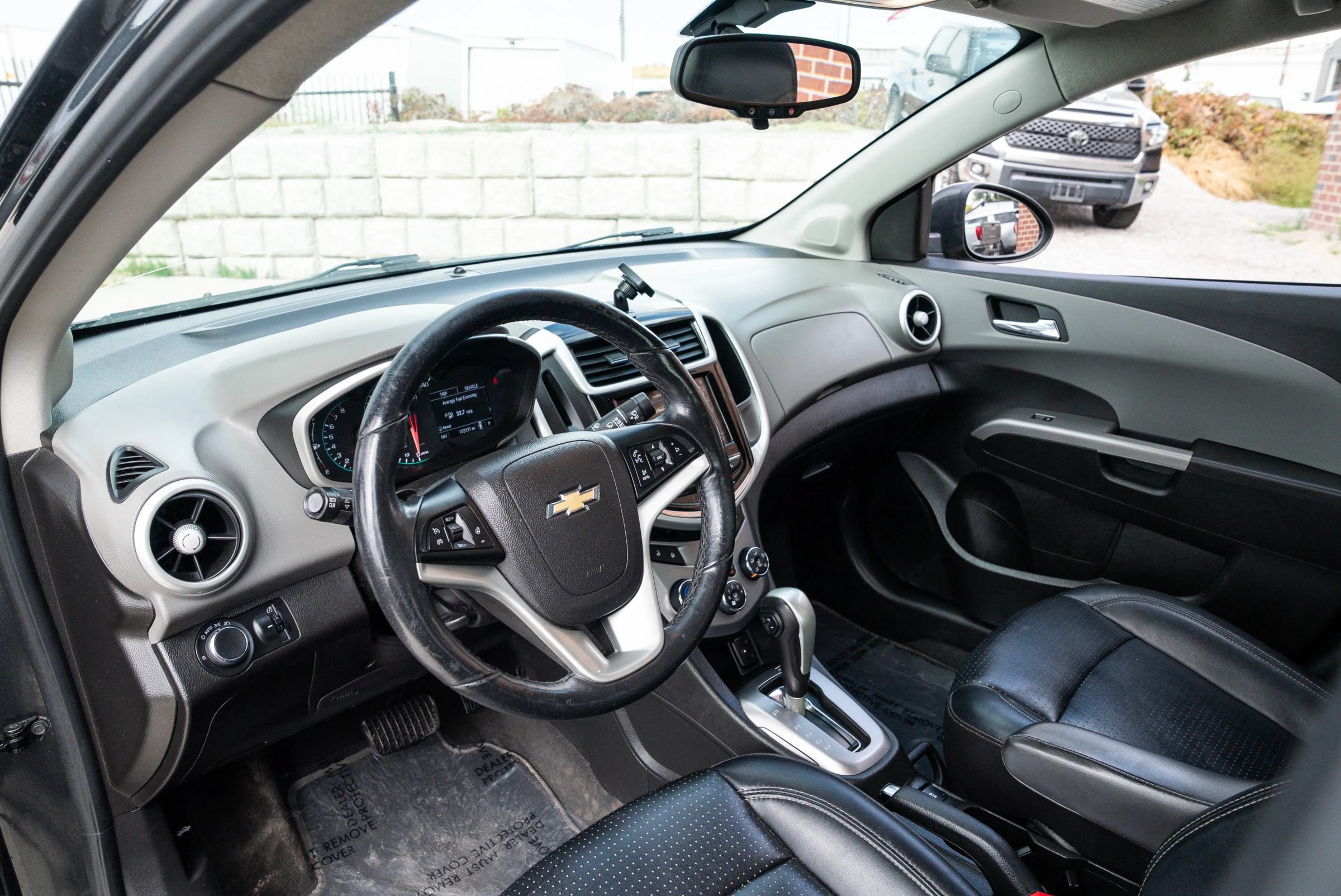 Used 2019 Chevrolet Sonic Premier FWD image 17