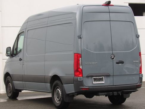 Used 2025 Mercedes-Benz Sprinter 2500 image 5