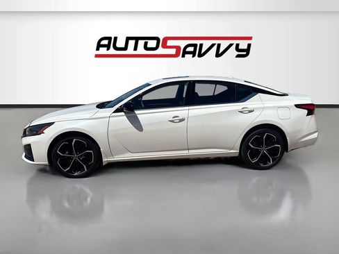Used 2025 Nissan Altima 2.5 SR w/ SR Premium Package AWD/4WD image 4