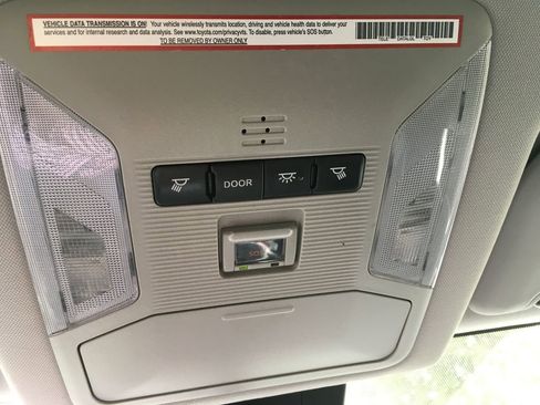 Used 2021 Toyota RAV4 LE FWD image 14