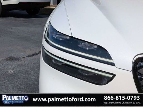 Used 2025 Genesis GV70 2.5T w/ Sport Prestige Package AWD/4WD image 9