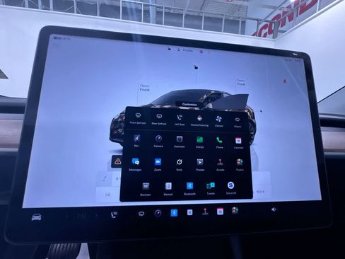 Used 2023 Tesla Model Y Long Range image 21