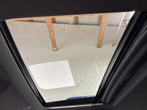 Used 2021 Chevrolet Silverado 1500 High Country w/ Technology Package image 22