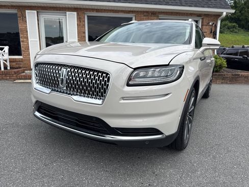 Used 2023 Lincoln Nautilus Reserve w/ Equipment Group 201A FWD image 6