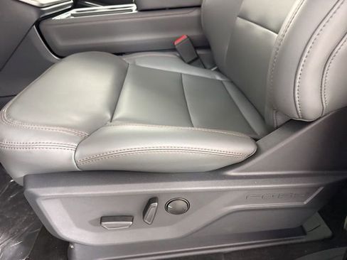 New 2025 Ford Expedition Active image 15