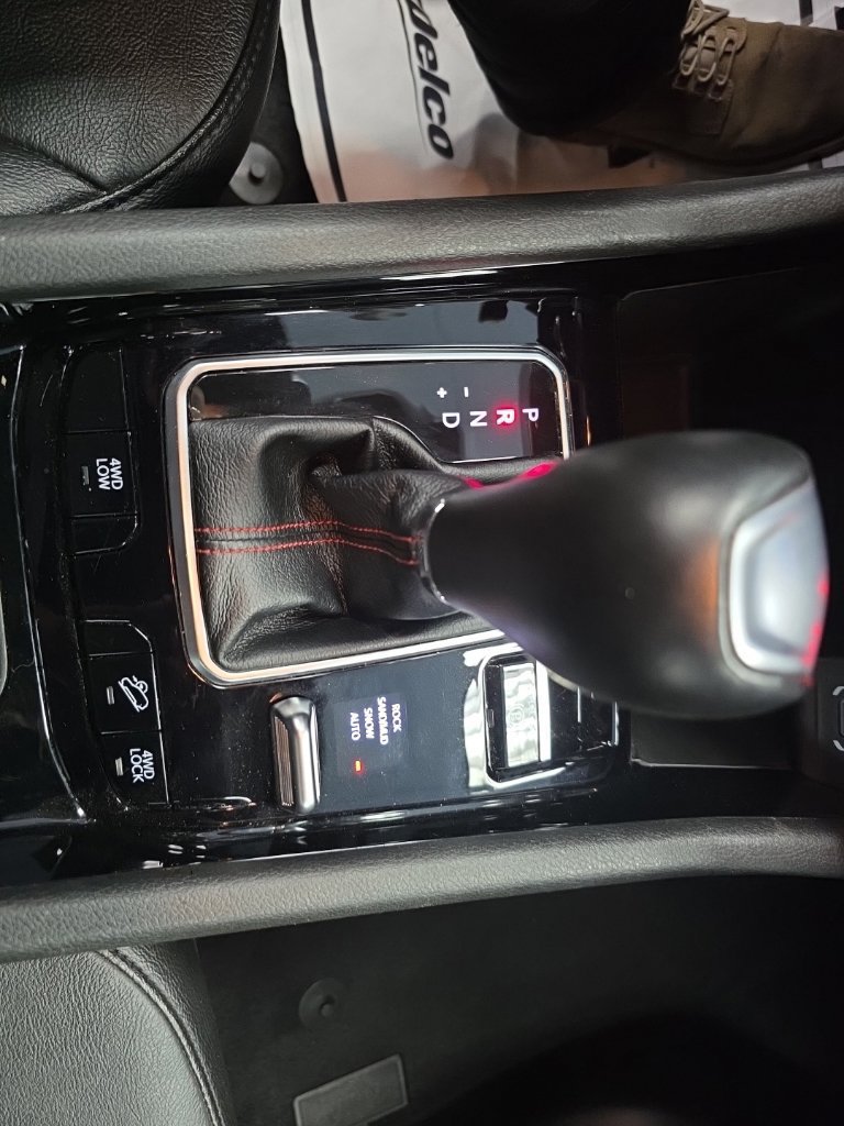 Used 2025 Jeep Compass Trailhawk AWD/4WD image 21