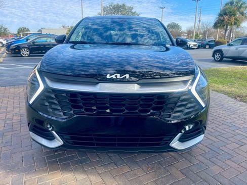 Used 2025 Kia Sportage LX image 9