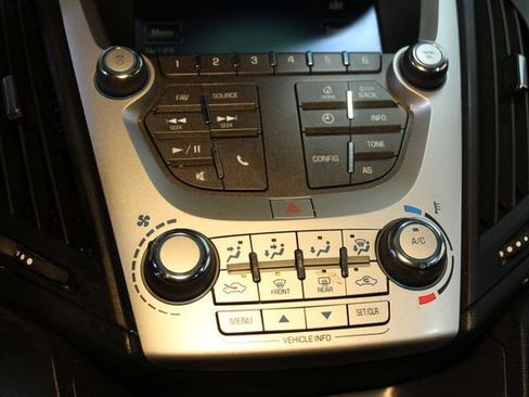 Used 2017 Chevrolet Equinox LS image 25