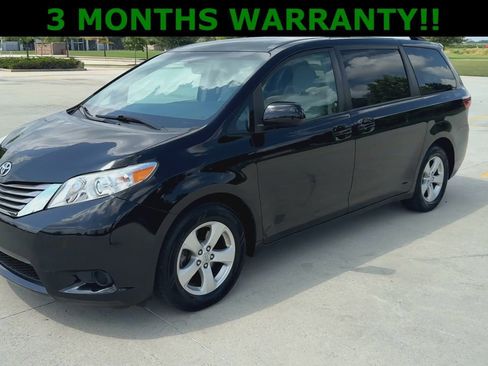 Used 2017 Toyota Sienna LE FWD image 4