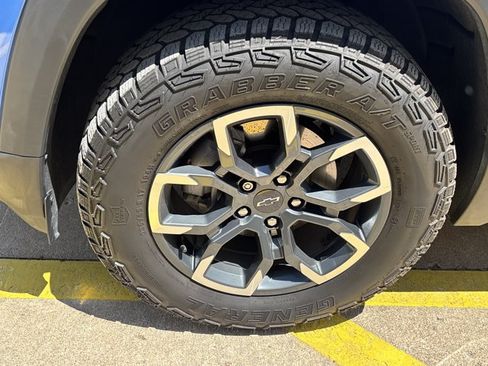 Used 2025 Chevrolet Equinox ACTIV FWD image 13