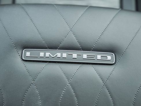 New 2026 RAM 2500 Limited AWD/4WD image 32